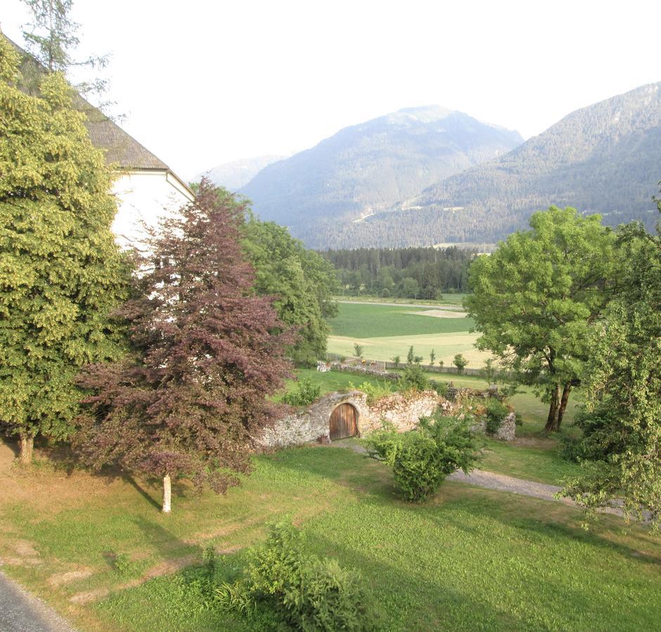 Schloss Manndorf Gästehaus Kotschach-Mauthen Exterior foto